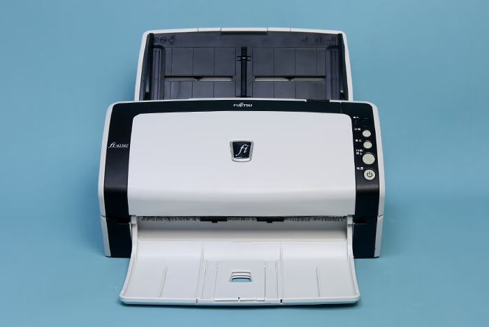 富士通扫描仪a4连续快速扫描机自动批量文件票据高速双面扫描仪机 fi-6130（30张/分）